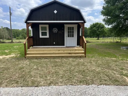 Lone Star Cabin