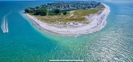 Beautiful, Gulf-Front Home on Bean Point--Halcyon House
