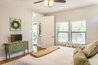 Oaks Ranch- Gorgeous Home near Guadalupe River State Park Hotels in Spring Branch