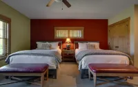 Cozy 2 Bedroom-2 Bath Cottage Near Ski Resorts! Stay at True North Golf Club