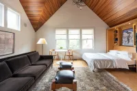 Central Austin Luxury Loft - Completely Private Hotels near Texas Military Forces Museum