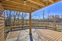 Secluded Waterfront Cabin on hiking trails! Lake on one side river on the other.