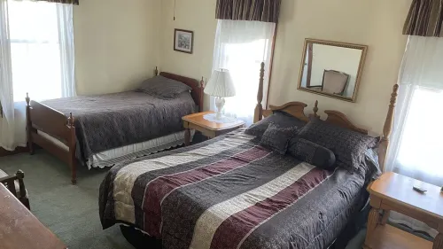Covered Deck with Tub on 200 acres; 10 min from Ellicottville / Holiday Valley