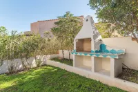 Celeste House with Pool - Happy Rentals