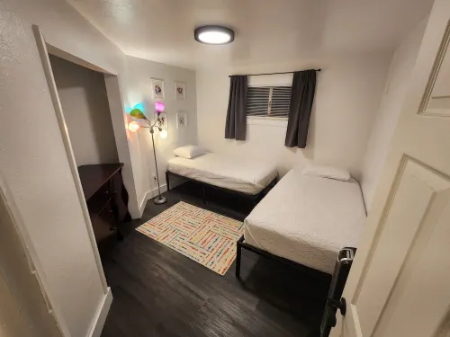 Cheerful 3 Bedroom Basement Apartment in Golden