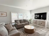 New 3b-2Bath Home with Big Private Heated Pool and Hot Tub, Steps to the Beach.