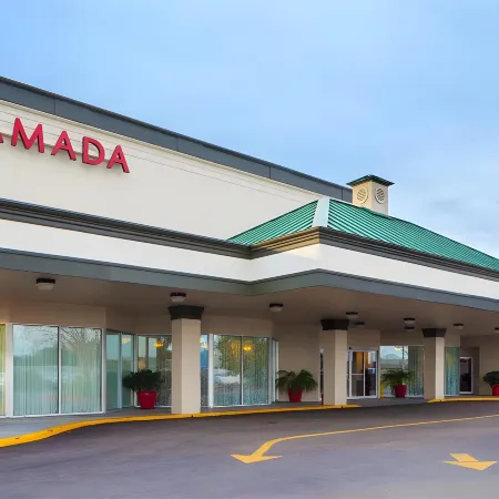 Clarion Hotel & Suites