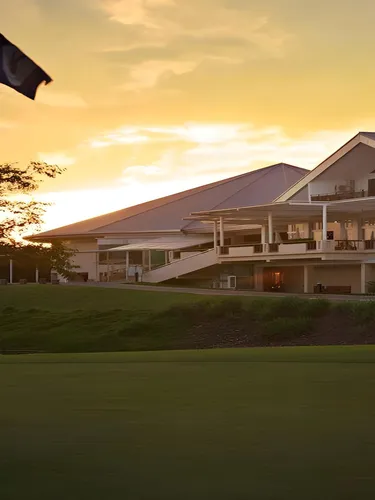 รูปภาพของUniland Golf & Resort