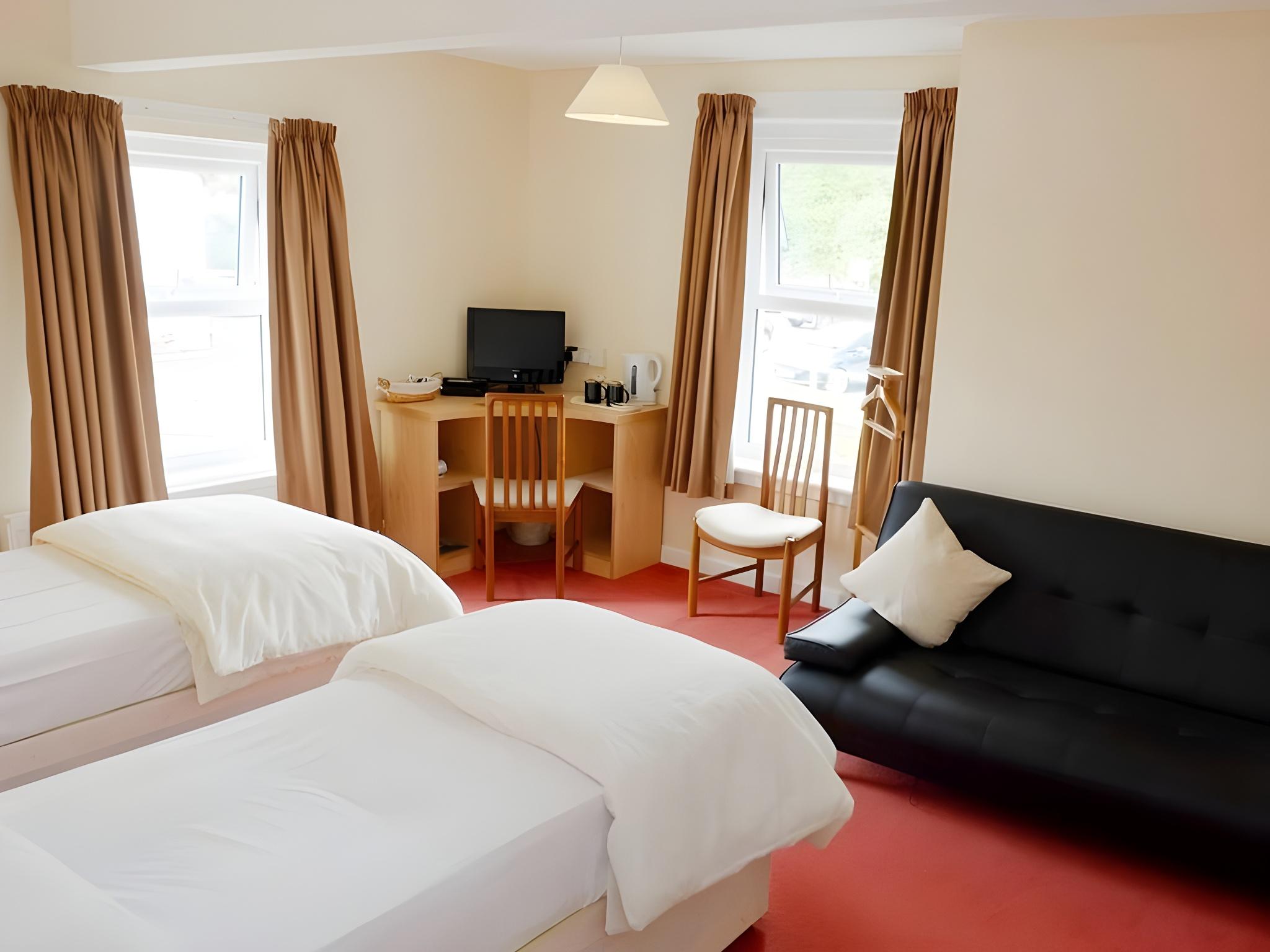 The Trout Inn Hotels in Treflys