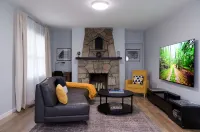 'Croton Quarters' - Comfortable Apt with Modern Amenities near Food, NYC Close!