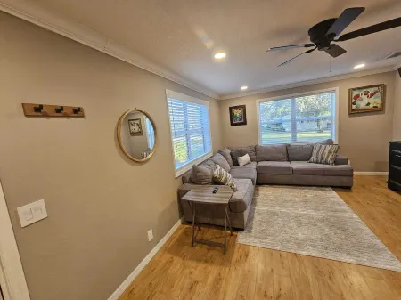 Peace and Comfort in this charming home in Live Oak, Florida