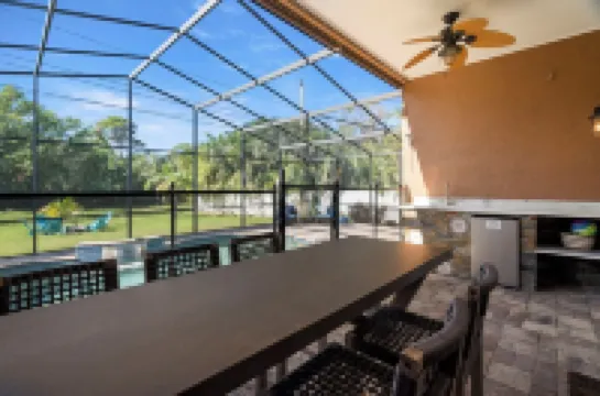 Gulf Coast Getaway! Only 0.8 Miles to the Shore!