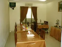 Basana Inn ビアクのホテル