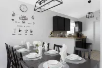 Cheerful three bedroom home with Heated Pool in Kissimmee, Florida