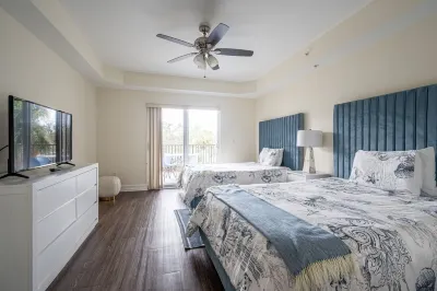 ★Cozy Beach Escape★ 0.9 miles from Clams Pass Beach !