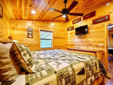 Sleeps 10•Hot Tub•Pool Table•Playground•Boat Parking• Fire Pit Hotels in Broken Bow