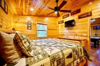 Location•Hot Tub• Fire Pit•3 Kings•Pool Table•Playground•Horseshoes