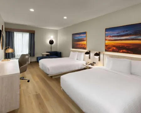 La Quinta Inn & Suites by Wyndham DeSoto Hotels in DeSoto