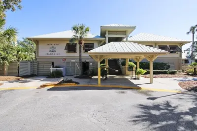 Spacious 4Bd, 3BA Pets Welcome! Pool, Tennis, Pickleball, Golf, Bike to Beach Các khách sạn gần Coligny Beach