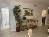 PLEASE READ DESCRIPTION! Vanderbilt Beach area with Bay views from Lanai.