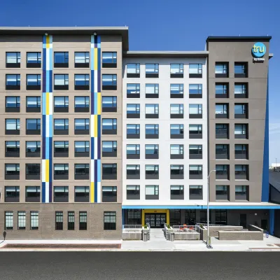 Tru by Hilton Baltimore Harbor East Hotels near Barre Circle Historic District