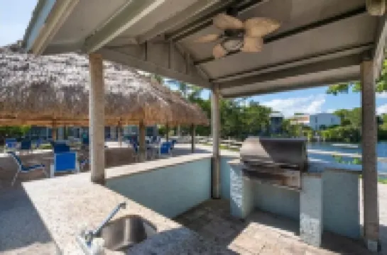 Key Largo Escape: Pool, Pickleball & Marina!