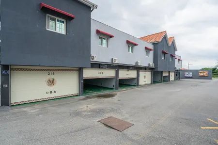 Jincheon Sopung Jjak Motel Отели в г. Чинчхон