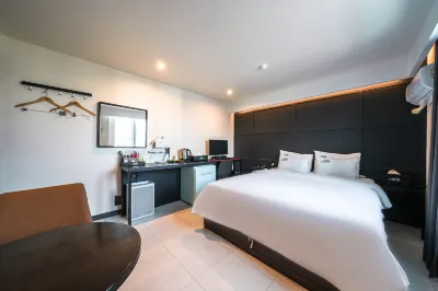 Jecheon View Hotel Hotels near Cheongpungho