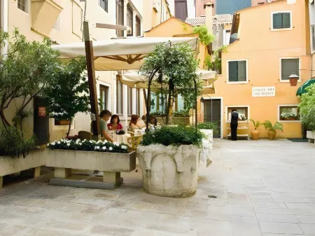 Hotel Do Pozzi Отели в г. Венеция