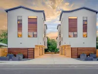 East Downtown 3BR Condo Free Parking Sleeps 7
