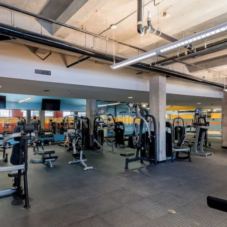 100 Year-Old Historic Brick 2Br Loft & Large Patio & Hammocks & High Ceiling