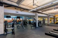 100 Year-Old Historic Brick 2BR Loft & Large Patio & Hammocks & High Ceiling