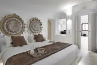 Nano Suites Hotels near Santorini Thira Airport