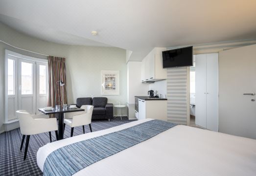 레오폴드 호텔에서 바라본 오스텐트 해변 전경