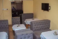 Axion Honors فنادق في أويري