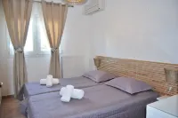 Chrysiida Suites