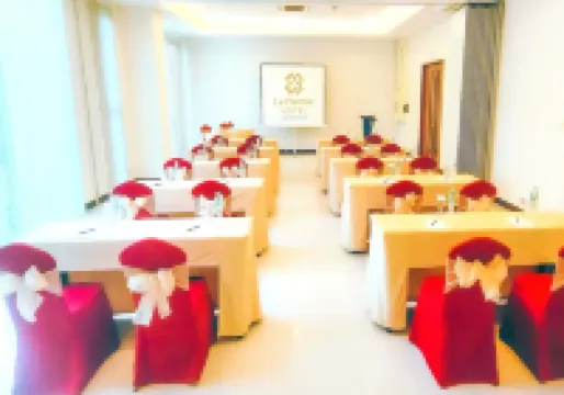 Le Premier Hotel Deltamas