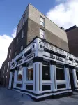 Dublin One Hotels near Gulliver’s Retail Park