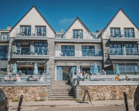 Polzeath Beach House Hotels in Wadebridge