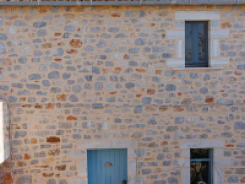 Lithos Stone Suites Hotels in Itilo