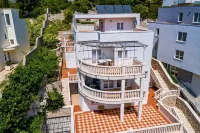 Villa Borna Apartments Hotels in Lozica