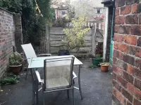 Grand 4-Bed Quasi Semi House in Manchester Hotels in Trafford