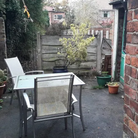 Grand 4-Bed Quasi Semi House in Manchester