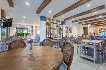 Hanedan Otel Отели в г. Фоча