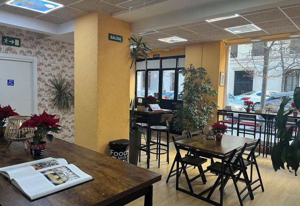 호스텔 조식 공간