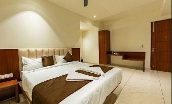 Patel Comforts Inn & Suites