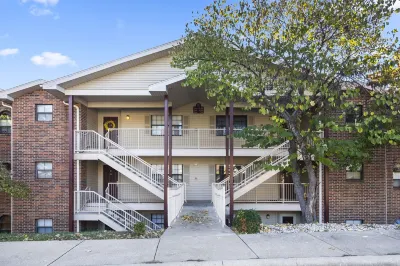 Great Escape II - Resort Style 2 Bdr Condo on Golf Course w/ Pool!