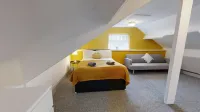 Central Stunning 3-Bed House - Free Parking - parcheggio