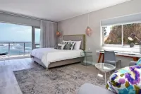 Incredible Clifton Apartment w 180 Sea Views Dunmore Blue Hotels in Clifton