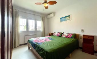 Villa in Roquetas with Garden and Private Pool